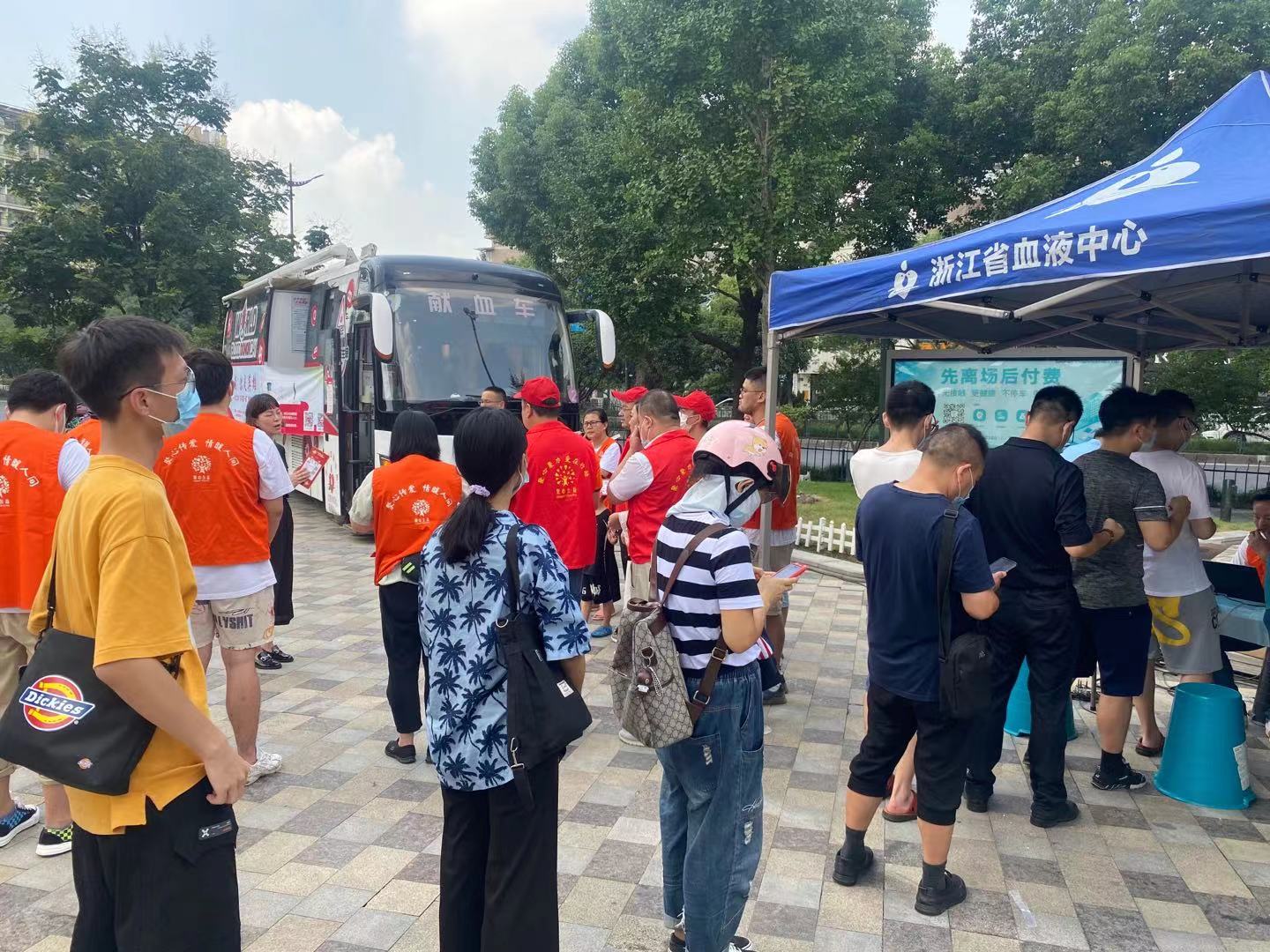35°C+高温下，伸出双臂的您都是英雄！
