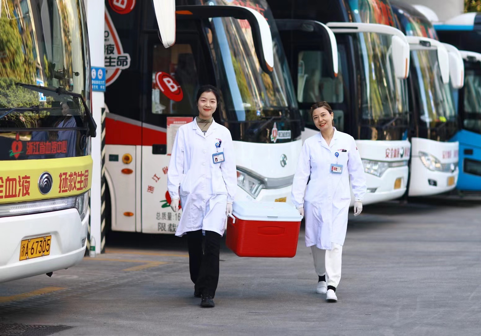 ​劳动诠释担当，奋斗致敬时代